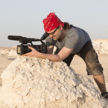 Florian Werner in der Weißen Wüste beim Filmen